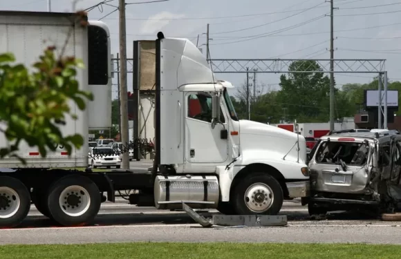 Top Factors to Consider When Determining Damages in a Los Angeles Truck Accident Lawsuit