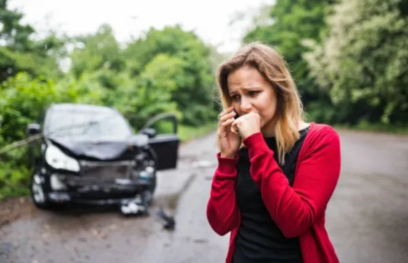 When to Call a Lawyer After a Car Accident