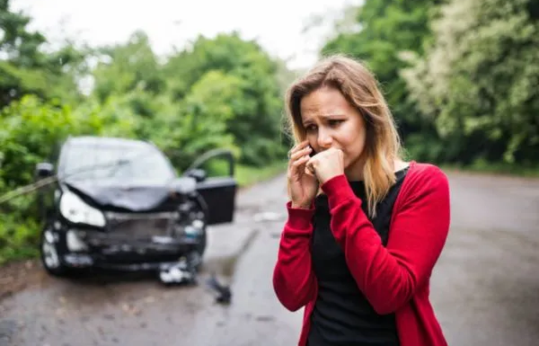 When to Call a Lawyer After a Car Accident